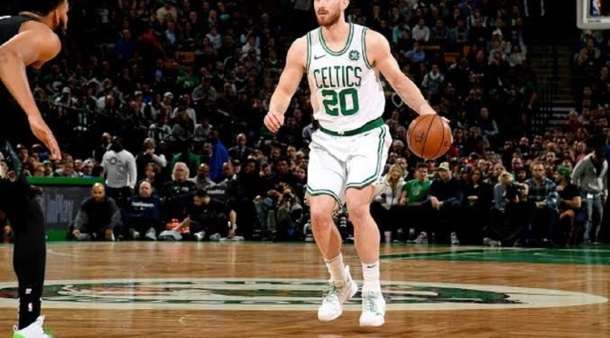 Hayward retorna com vitória para Celtics