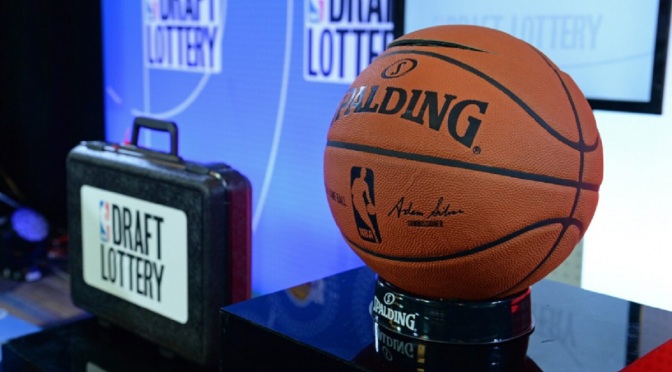 NBA e NBPA discutindo a redução da idade no draft para 18